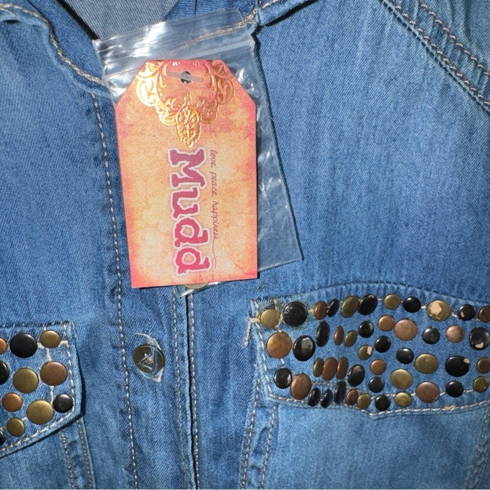 NWT Mudd Women's Denim Top Size S Light Wash Long Sleeve Button-Up Studded - Picture 7 of 11